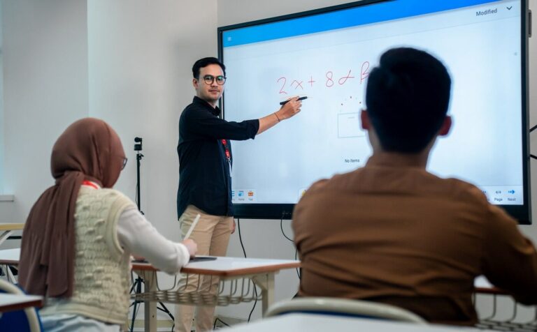 Pentingnya Publikasi Ilmiah bagi Akademisi dan Peneliti